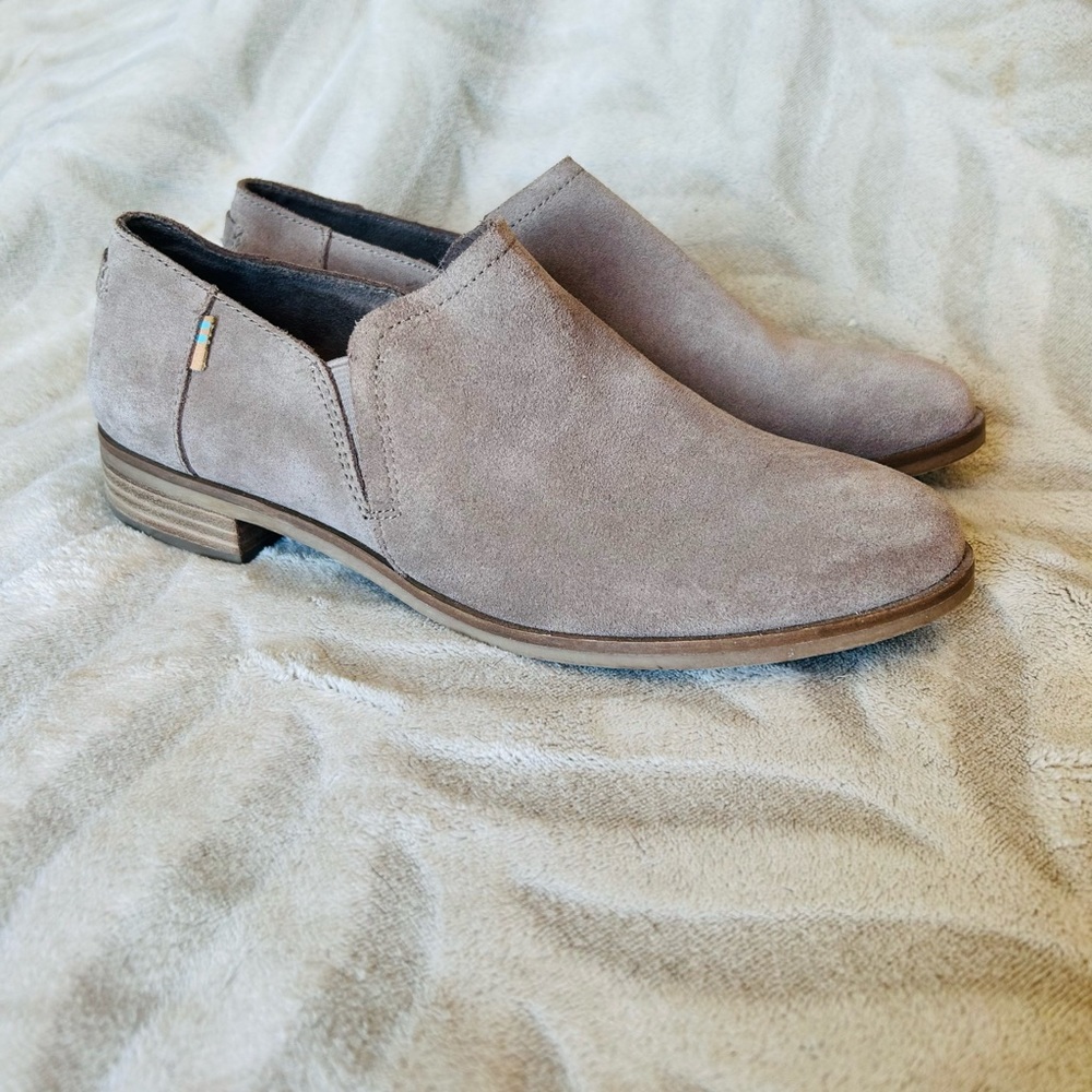 TOMS suede bootie loafers taupe gray size 7 NEW